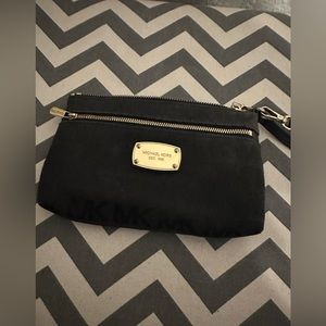 Michael Kors wristlet - black